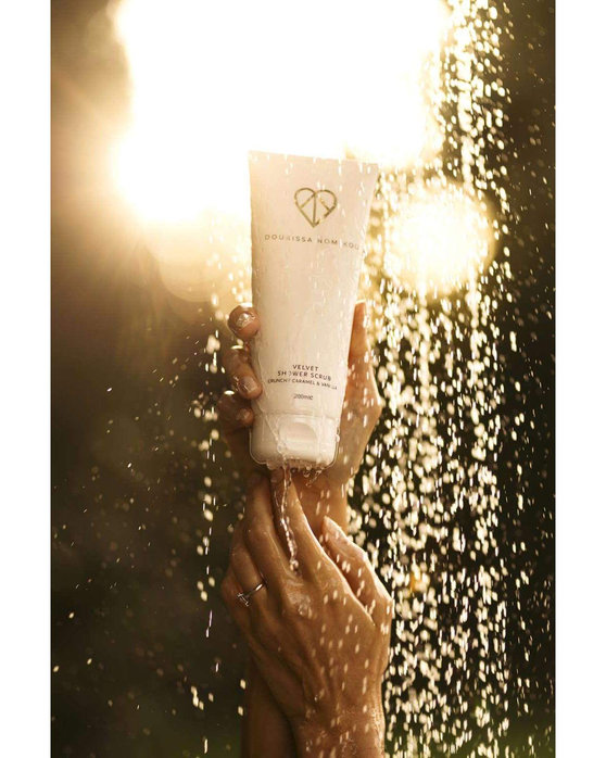 Αφρόλουτρο απολέπισης DOUKISSA NOMIKOU Velvet Shower Scrub 200ml